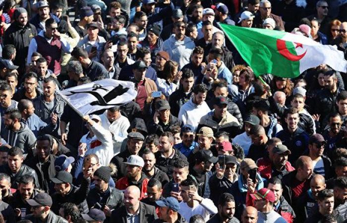 زعيم البوليساريو يكشف تفاصيل رسالة من الرئيس الجزائري