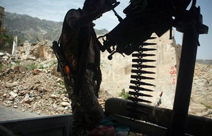 وزير الدفاع اليمني يوجه برفع الجاهزية استعدادا لـ"معركة الحسم" ضد الحوثيين