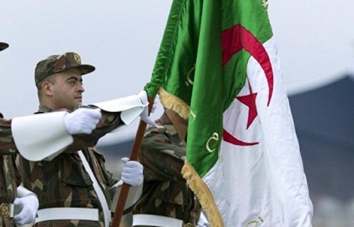 الجيش الجزائري يعثر على مخبأ للأسلحة والذخيرة جنوبي البلاد
