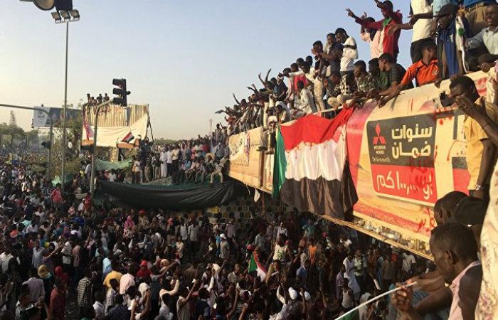 الجيش السوداني يرد على تقارير فض الاعتصام أمام مقر القيادة بالخرطوم