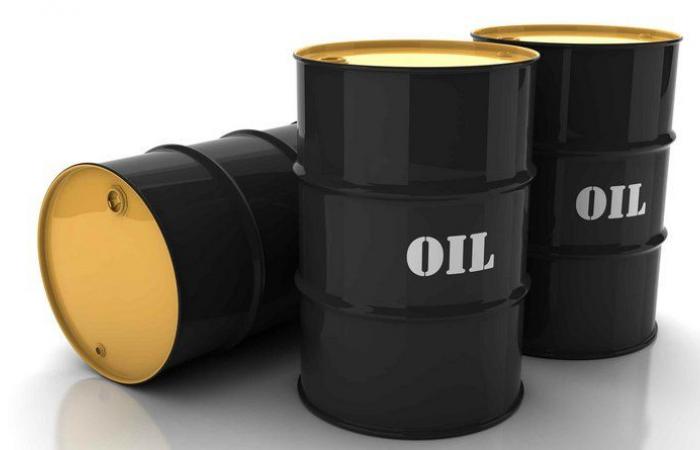 أسعار النفط تسجل ارتفاعًا بحوالي 1.1%