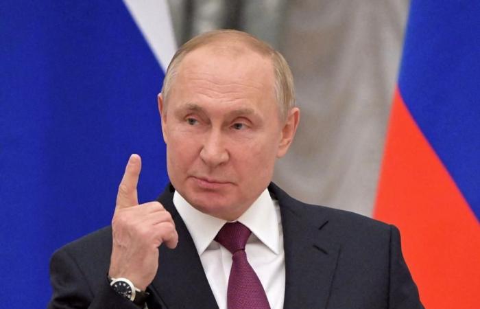 بوتين يصدر قرارا بمنع خروج العملات الأجنبية