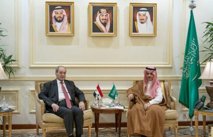 بيان سعودي سوري: بدء إجراءات استئناف الخدمات القنصلية والرحلات الجوية بين البلدين