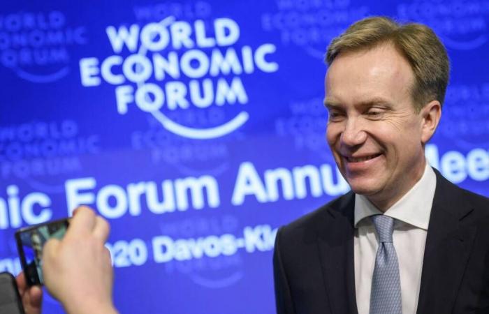 من يخلف "دافوس مان" في رئاسة المنتدى الاقتصادي العالمي؟