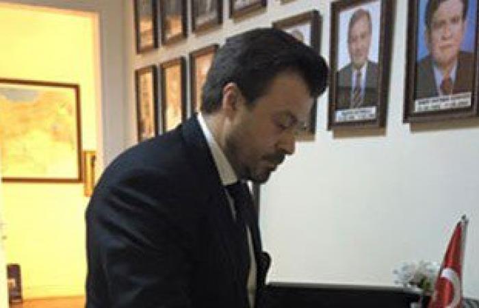 بالصور.. قنصل روسيا وقناصل الدول بالإسكندرية يقدمون العزاء فى ضحايا مطار أتاتورك
