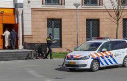 مسلح يحتجز رهائن داخل متجر في هولندا