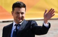 زيلينسكي يطالب بحظر الطيران فوق أوكرانيا