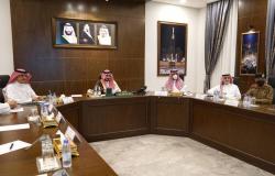 نائب أمير مكة يناقش أعمال لجنة إزالة الأحياء العشوائية