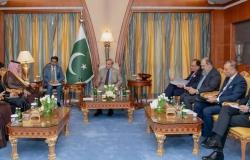 "القصبي" يلتقي رئيس حكومة باكستان و5 وزراء ومسؤولين بالرياض