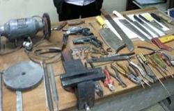 القبض على عامل يدير ورشة لتصنيع الأسلحة النارية داخل منزله بالفيوم