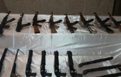 ضبط 6 أسلحة نارية و21 سلاح أبيض و41 طلقة خلال حملة أمنية فى بورسعيد