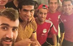 باسم مرسى يشكر لاعبى المنتخب بعد احتفالهم بحصوله على لقب أفضل لاعب بالموسم
