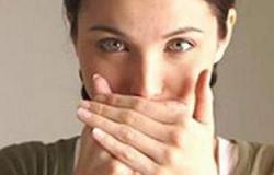 6 أسباب غير متوقعة لرائحة الفم الكريهة.. اعرف إزى تواجهها؟