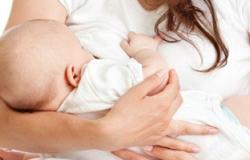 أستاذ طب أطفال: الرضاعة المتلاحقة تسبب الإصابة بارتجاع المرىء وأمراض الصدر