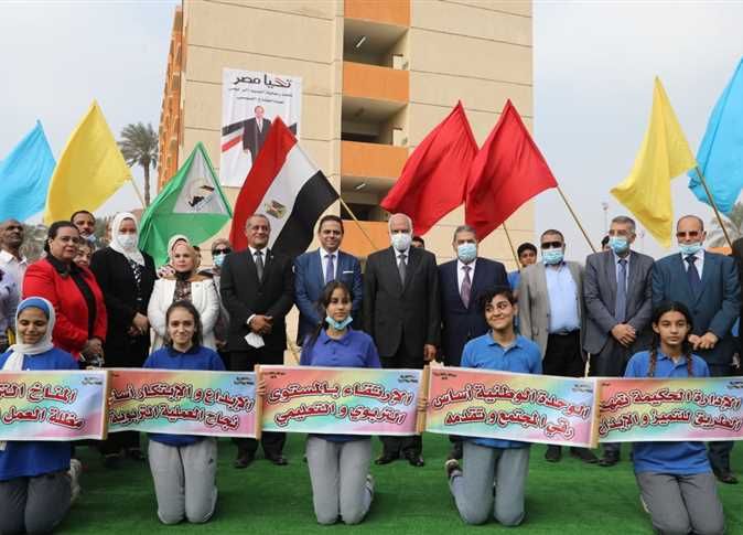 محافظ الجيزة يفتتح مدرسة «مبروك غطاطي» الرسمية للغات بحي الهرم