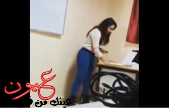 بالفيديو.. معلمة تثير الجدل بسبب ملابسها داخل الفصل