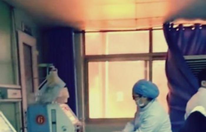 بالفيديو || طبيبة تعالج مريضًا وسط الحريق : "رفضت مغادرة المستشفى"