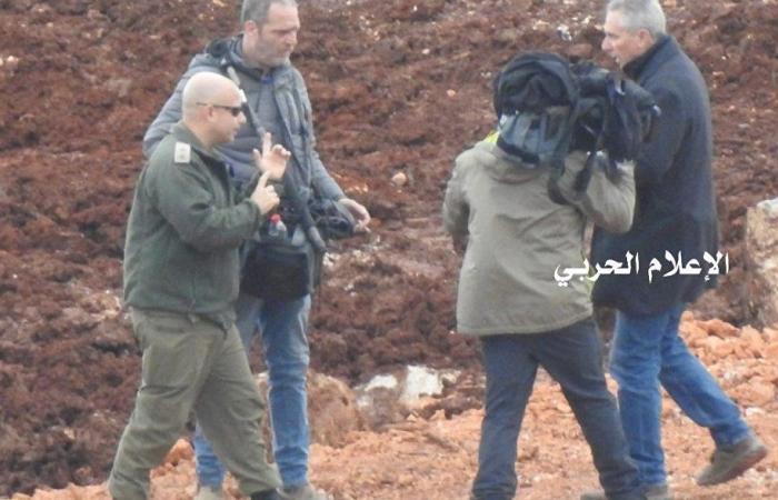 "حزب الله" ينشر صورا لزيارة وفد إعلامي إسرائيلي عند الحدود اللبنانية