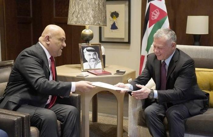 الملك عبدالله يستقبل وزير الخارجية اليمني