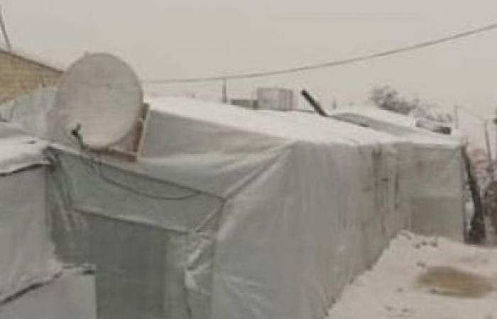 تحت الثلوج.. مناشدات لإغاثة اللاجئين السوريين بمخيمات عرسال (فيديو)