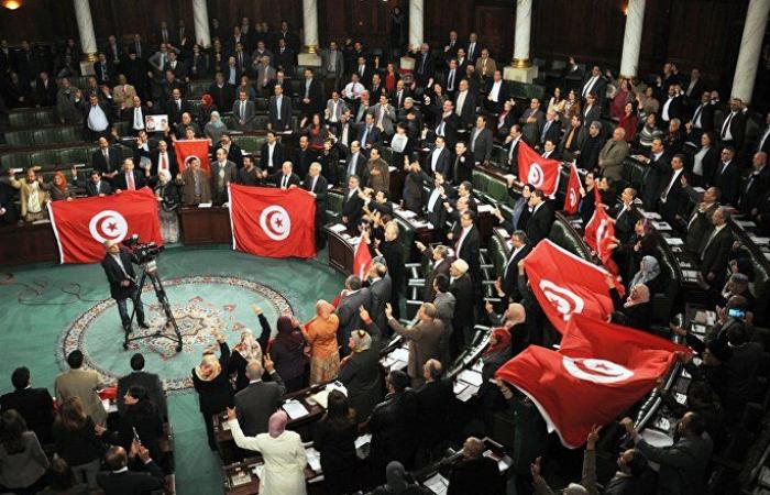 "النداء" في مواجهة "النهضة"... واتحاد الشغل ينضم لخريطة التحالفات في تونس