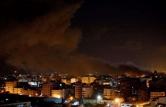 إسرائيل تقتل عضوا بحماس وتؤجل مساعدات قطرية بعد تصعيد في غزة