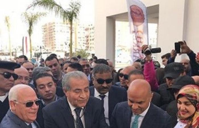 وزير التموين ومحافظ بورسعيد يفتتحان أكبر سوق للأسماك بالشرق الأوسط