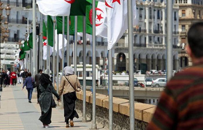 الجزائر تحث الاقتصاديين الروس على الاستثمار في البلاد