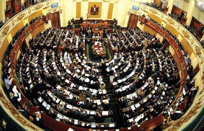 نواب "الأغلبية" في البرلمان المصري يقترحون تعديل الدستور