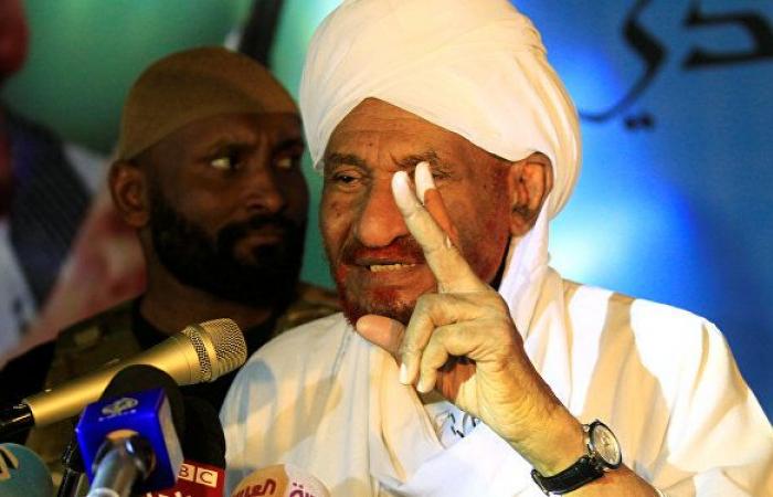 "قوى الحرية والتغيير" في السودان تدعو البشير للتنحي حقنا للدماء