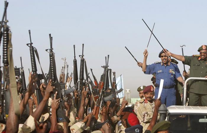 صحيفة سودانية: انقلاب أبيض عبر 18 عسكريا... والحزب الحاكم يعلن مفاجأة