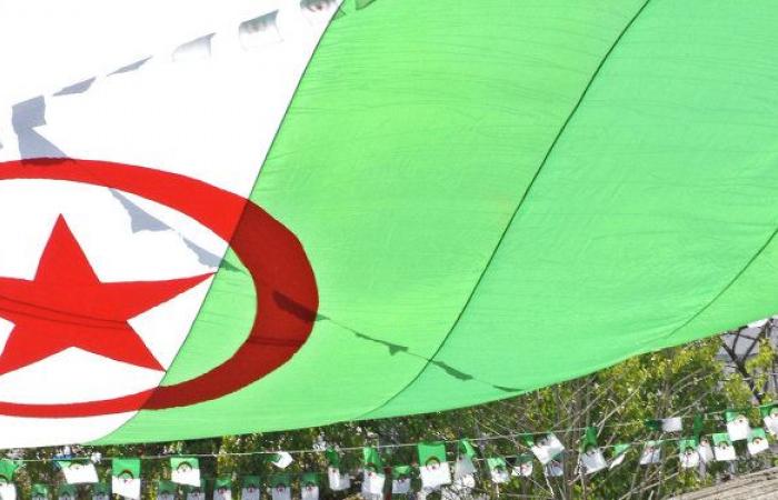 توقيف 40 جزائريا وسط مظاهرات حاشدة ضد ترشح بوتفليقة للمرة الخامسة