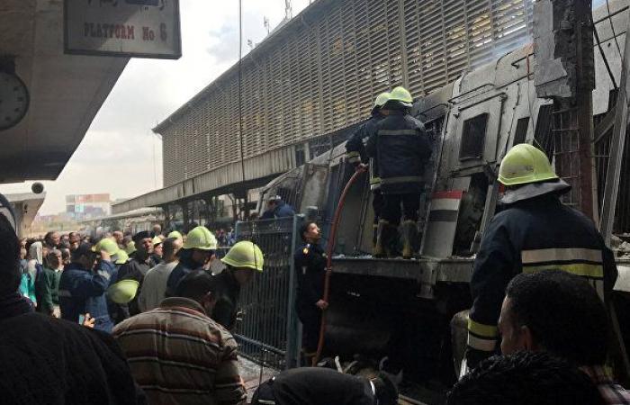 استقالة وزير النقل المصري بعد حادث قطار محطة مصر