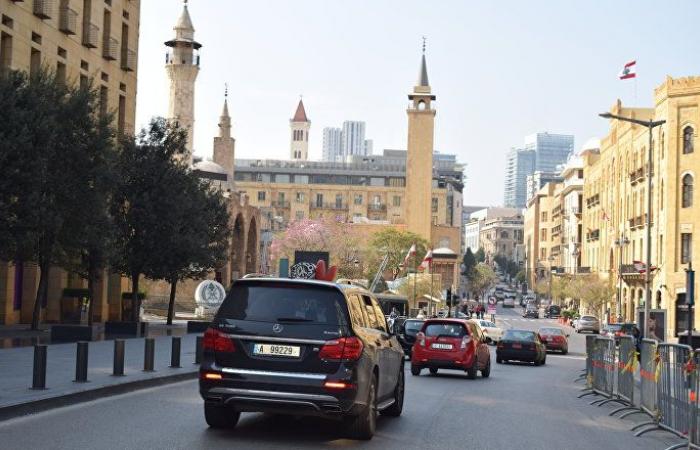 بالصور طلاب جامعة لبنانية بالكمامات لسبب كارثي