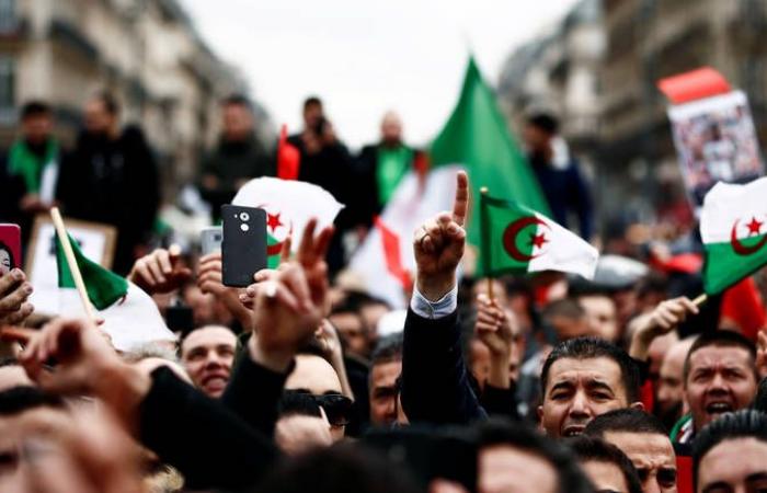 الشباب يُحشد الجميع في الجزائر ضد ترشح بوتفليقة