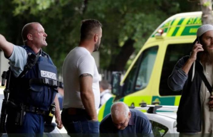 فيديو وصور.. منفذ حادث مسجد "كرايست تشيرش في نيوزيلندا" يبث فيديو مباشر للجريمة