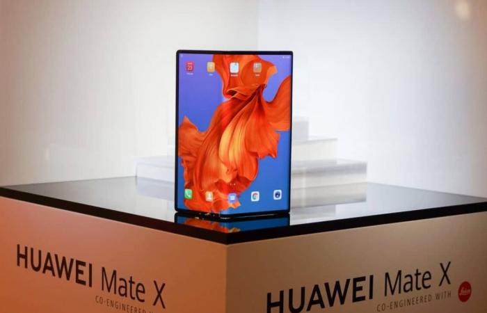 هواوي: هاتف Huawei Mate X يقدم تجارب استخدام فعالة