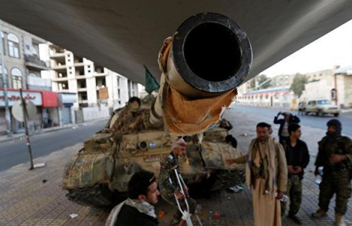 الحكومة اليمنية تحتج بخصوص إجراءات تفتيش السفن في الحديدة وتتهم غريفيث بتجاوز صلاحياته