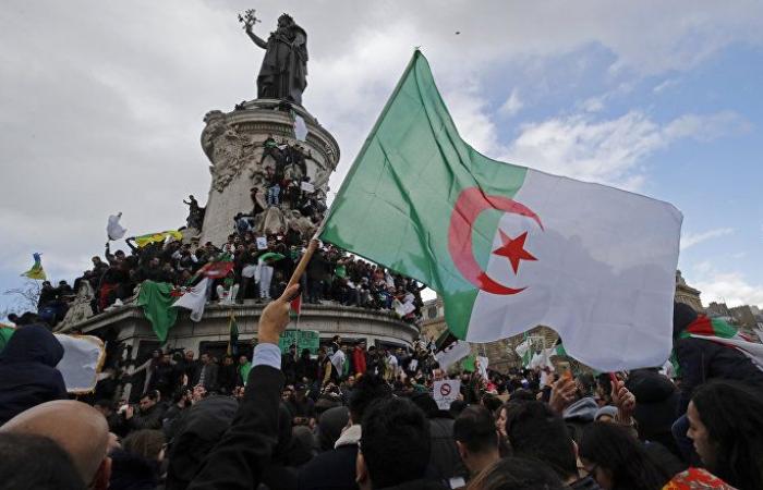 وزير الخارجية الفرنسي يشيد بحضارية المظاهرات في الجزائر