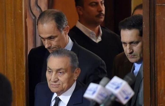 مصطفى بكري يكشف كواليس الساعات الأخيرة قبل تنحي مبارك