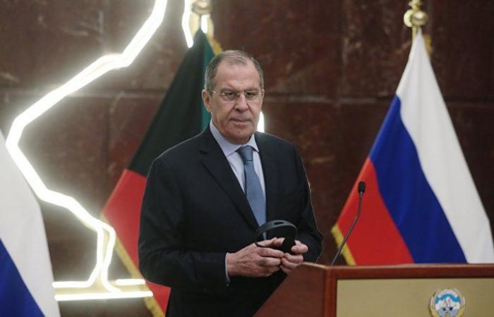 السيسي يستقبل وزير خارجية روسيا في قصر الاتحادية