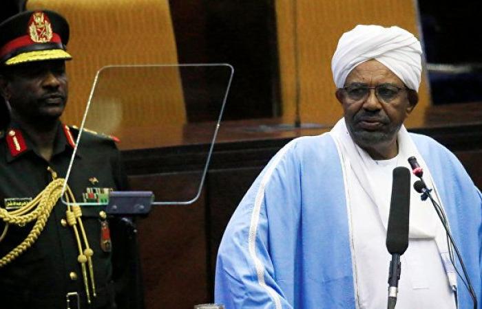 السودان: تظاهرات حاشدة تتجه لوزارة الدفاع وأنباء عن اعتقال العشرات (فيديو)
