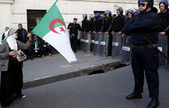 الأمن الجزائري يعلن كشف مخطط إرهابي وتوقيف أجانب لتخريب المسيرات الشعبية