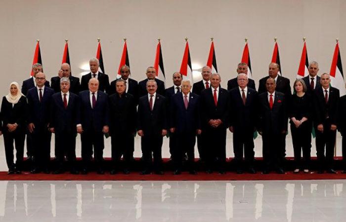 الرئيس الفلسطيني في أول اجتماع مع الحكومة: الأيام القادمة ستشهد تطورات كثيرة