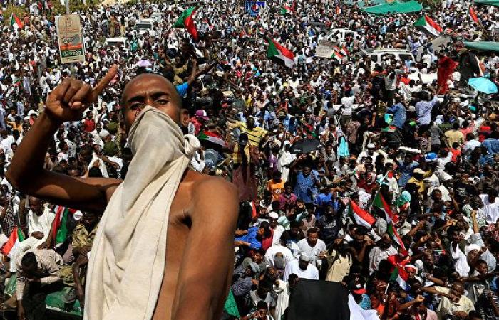قيادي بالحراك السوداني: معتصمون حتى تحقيق مطالب الثورة