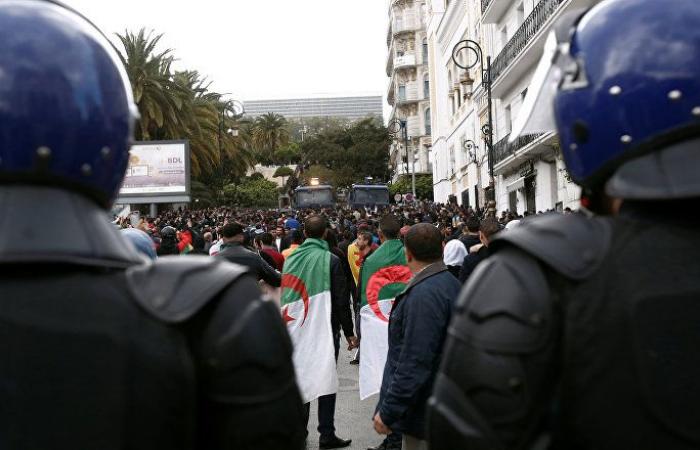 بين المقاطعة والاعتقالات والجنرال الغامض... الجزائر إلى أين