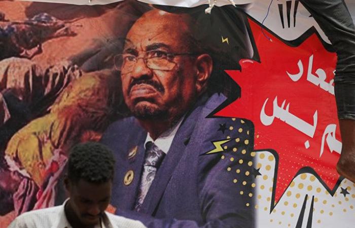 رئيس المجلس العسكري السوداني لـ"سبوتنيك": النيابة تولت أمر المعتقلين وبدأت إجراءات محاكمتهم