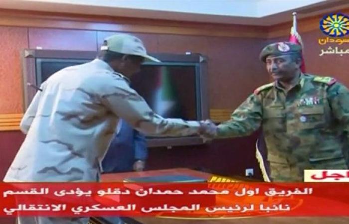 رئيس المجلس العسكري السوداني لـ"سبوتنيك": النيابة تولت أمر المعتقلين وبدأت إجراءات محاكمتهم