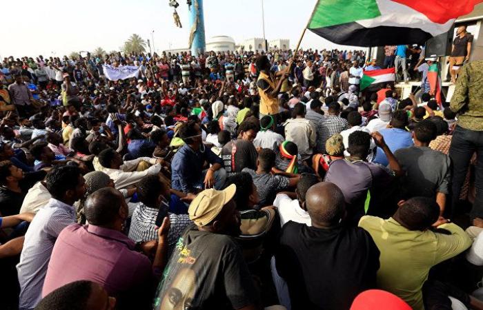 البرهان: إذا اقتضت الضرورة إنهاء عمل المجلس الانتقالي في السودان فسنقوم بذلك