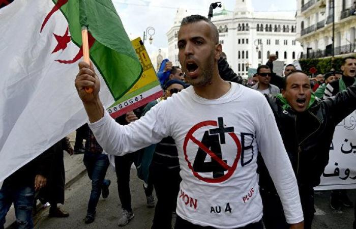 شخصيات جزائرية بارزة توجه رسالة للسلطات بشأن الحوار والانتخابات